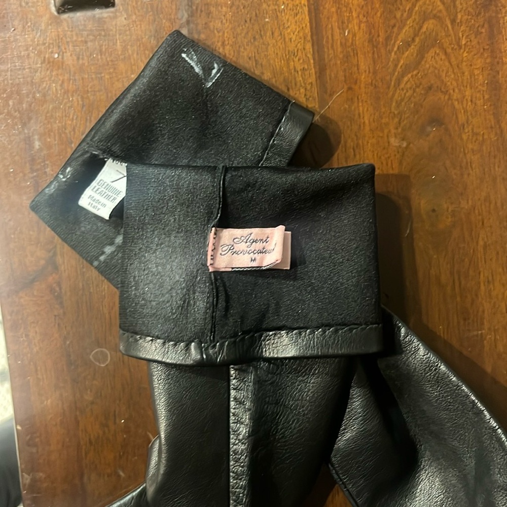 Agent Provocateur Genuine Leather Elbow Length Evening Gloves Silk Lined NIB Med - Picture 3 of 8